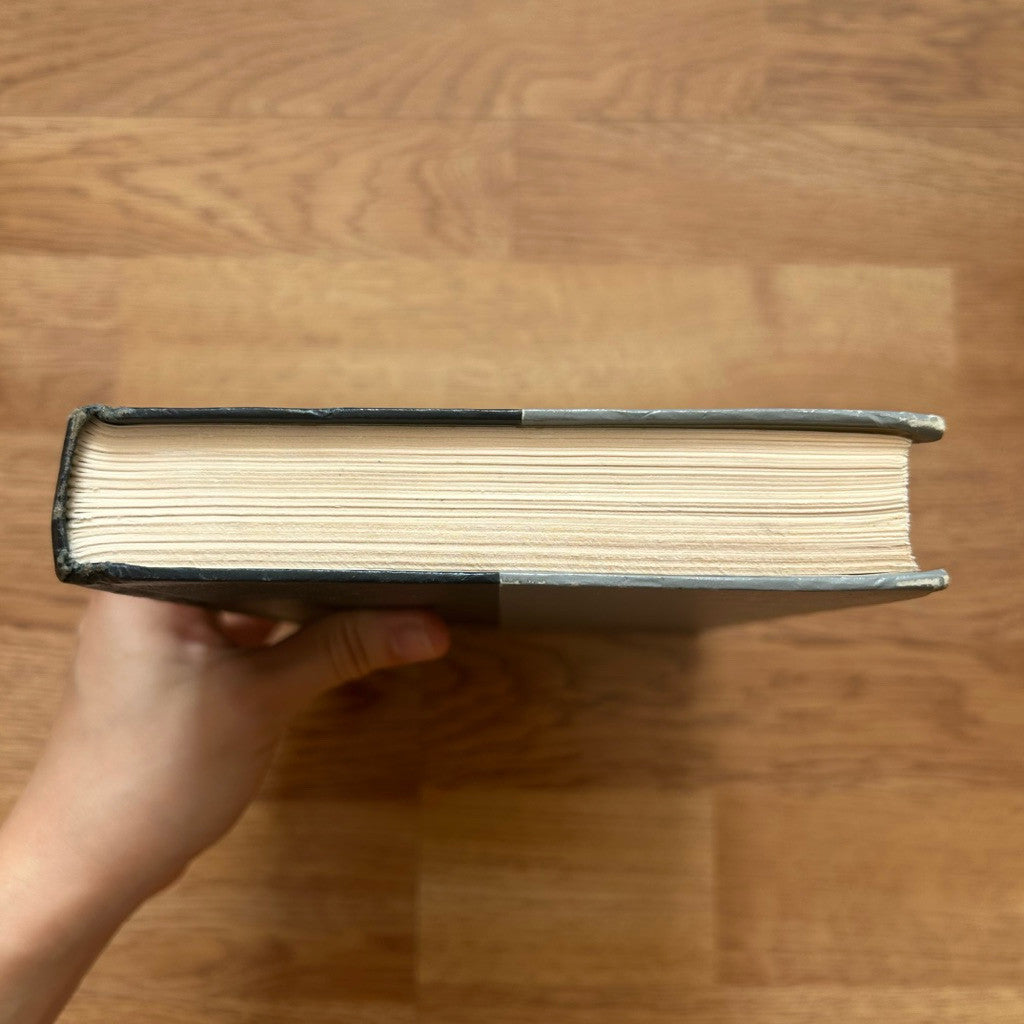 Hardcover The Adventures of Tom Sawyer by Mark Twain หนังสือ การผจญภัยของฮักเกิลเบอร์รี่ ฟินน์ โดย มาร์ก ทเวน ปกแข็ง