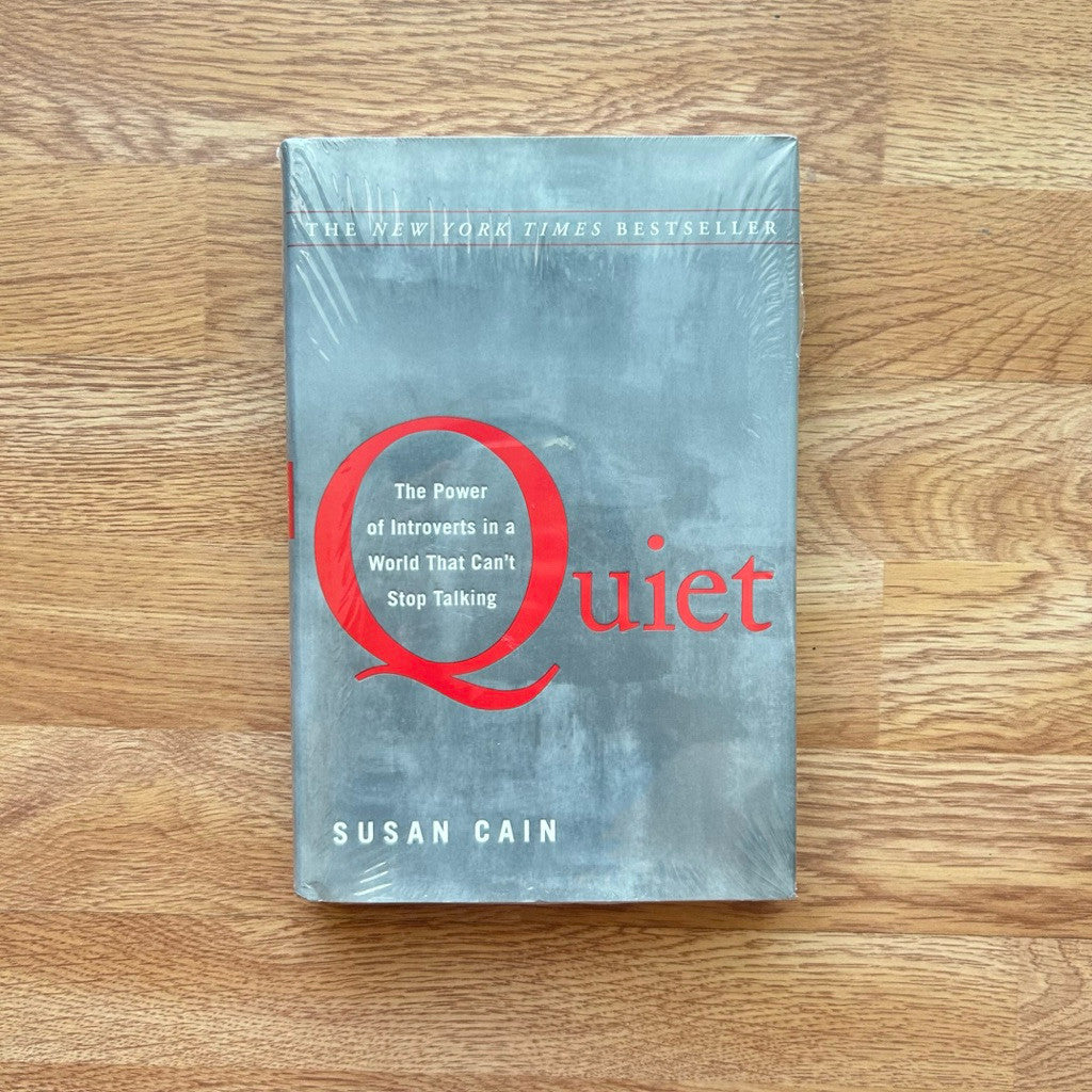 Hardcover Quiet : The Power of Introverts in a World That Can't Stop Talking by Susan Cain หนังสือ ปกแข็ง